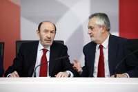 El PSOE reúne este lunes a su Ejecutiva para estudiar y dar el visto bueno a la convocatoria de primarias en Andalucía