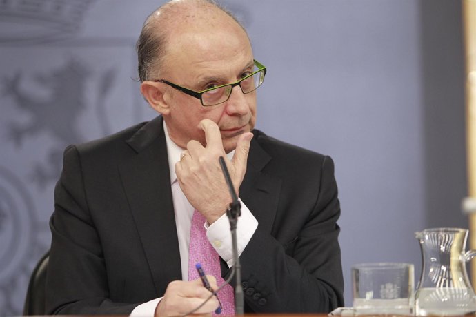Ministro de Hacienda, Cristóbal Montoro, en el Consejo de Ministros