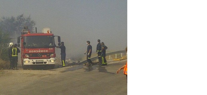 Imagen de un camión de bomberos durante la intervención