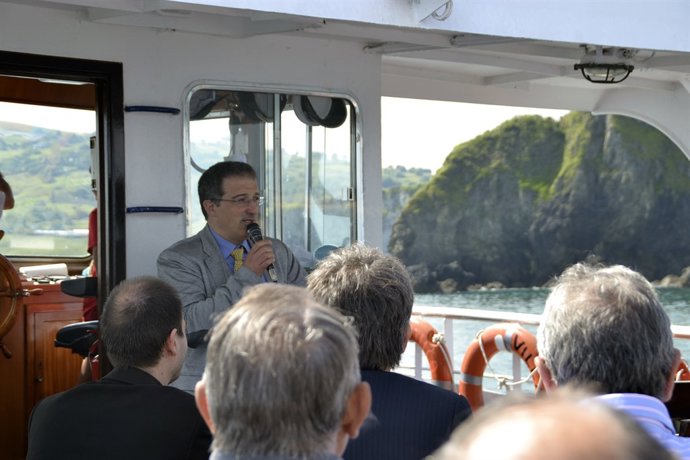 Conferencia a bordo del barco