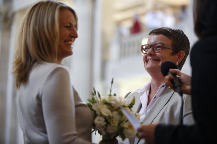 Primera boda gay en California desde 2008