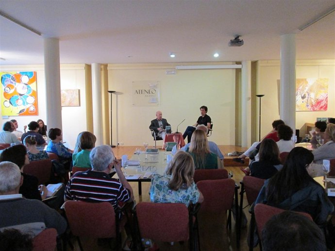 Cata literaria en torno a Sherlock Holmes, en el Ateneo Riojano