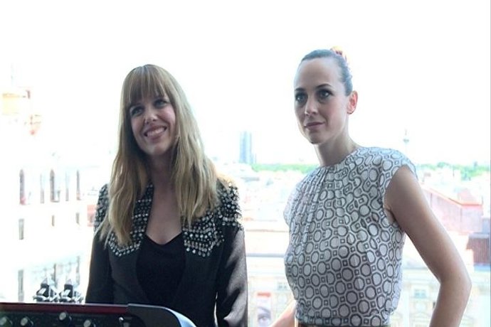 Evay Ryjlen y Leonor Watling después del concierto vertical