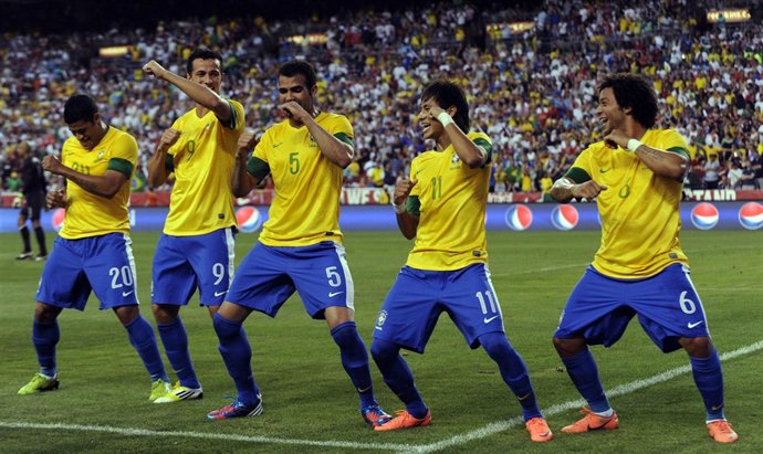Neymar, Marcelo, Hulk, Sandro y Leandro Damiao, selección brasileña