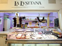 La Lusitana ofrece productos portugueses en el mercado de Arzobispo Domenech