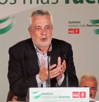 Griñán: "A mí me nombraron a dedo y yo abrí el partido a la democracia"