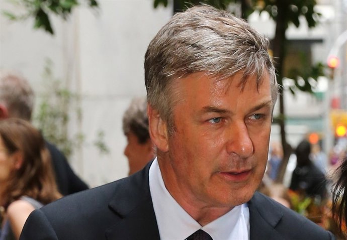 Alec Baldwin se pone homófobo en twitter