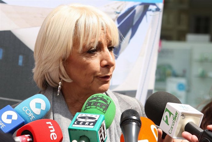 Teófila Martínez, Alcaldesa De Cádiz