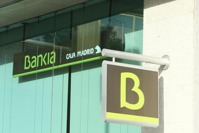 Bankia vende su participación en IAG