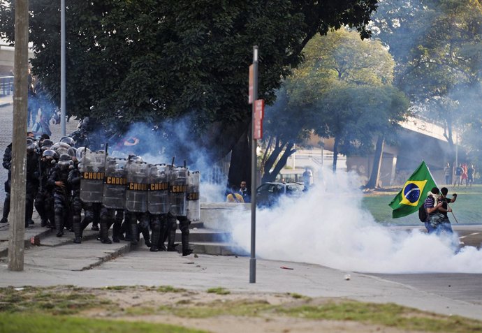 Protestas Brasil, Policía en Maracaná
