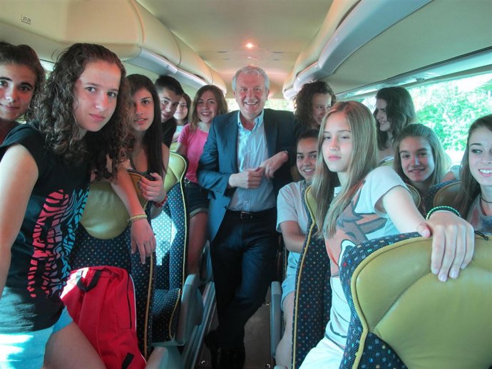 Del Río despide a jóvenes del campamento de Jerte