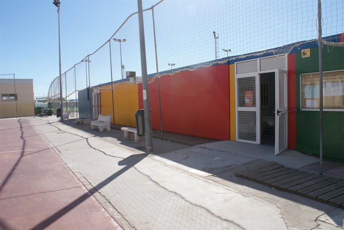 El AMPA del CEIP El Perelló denuncia el mal estado de los barracones