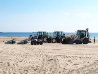 Alcalde dice que el servicio de playas "funciona a la perfección" pese a la supresión de la ayuda regional