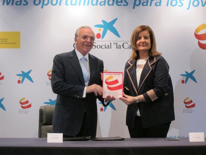 El pte de La Caixa y CaixaBank, Isidre Fainé, y la ministra Fátima Báñez