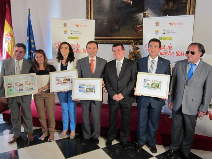 Presentación De Los Cupones De La ONCE Dedicados A Extremadura