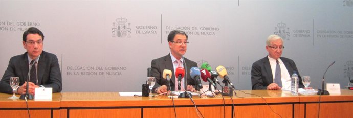 Bascuñana, en el centro, con Ruiz y Rodríguez