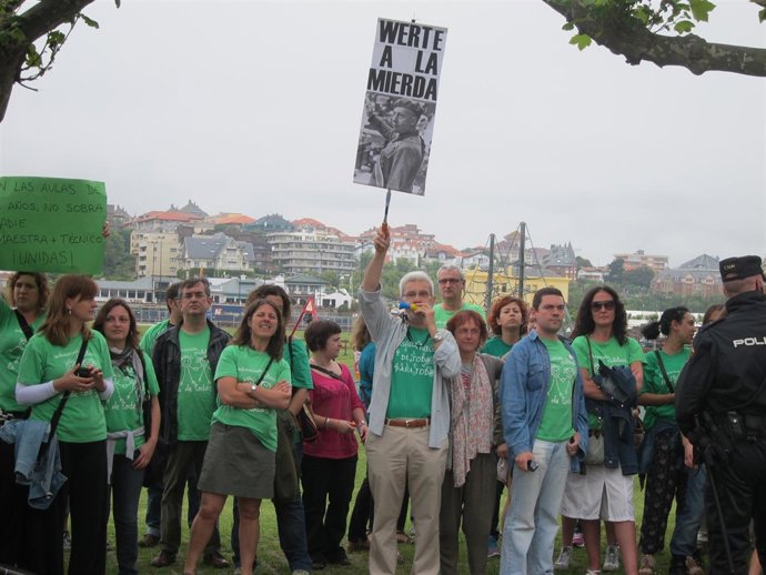 Manifestantes contra Wert