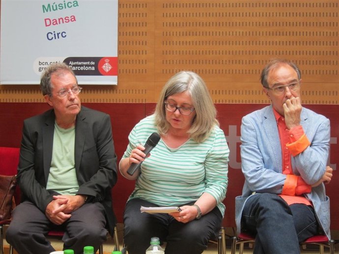 Presentación de la obra 'Flames a la fosca'