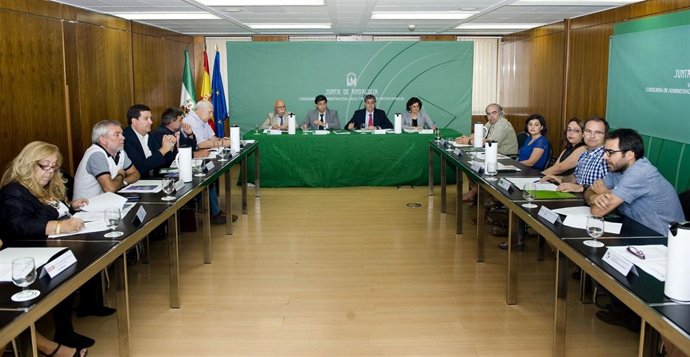 Valderas se reúne con la Plataforma 'Compromiso social por el progreso'