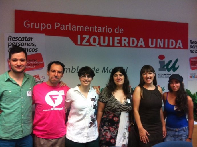 María Espinosa con gente del colectivo LGTB