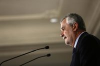 La voluntad de Griñán es agotar legislatura, pero alude a "cualquier eventualidad"