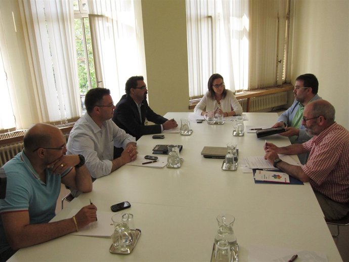 Gamarra y Eguizábal, a su izquierda, en la reunión