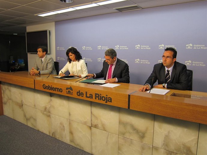 Rubrica del nuevo acuerdo del programa Hipoteca Jóven