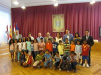 Gamarra destaca el "gran acierto" de mantener el programa solidario 'Vacaciones en paz' para 38 niños saharauis