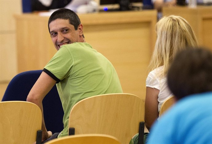 Los presuntos etarras Asier Aginako Etxenagusia y Aitziber Coello Onaindia