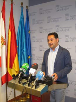 Manuel Pecharromán. 