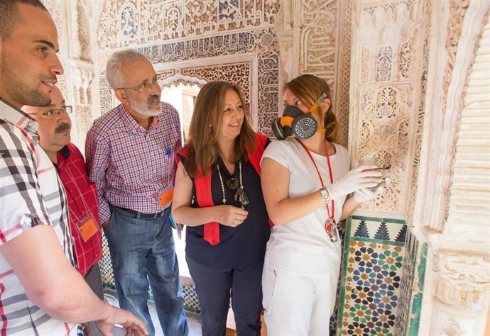 Conservadores de la Alhambra imparten jornadas a restauradores marroquíes