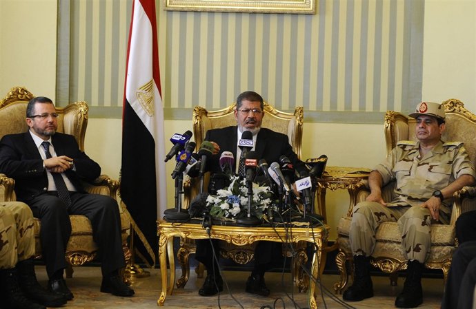 El presidente de Egipto, el primer ministro y el ministro de defensa