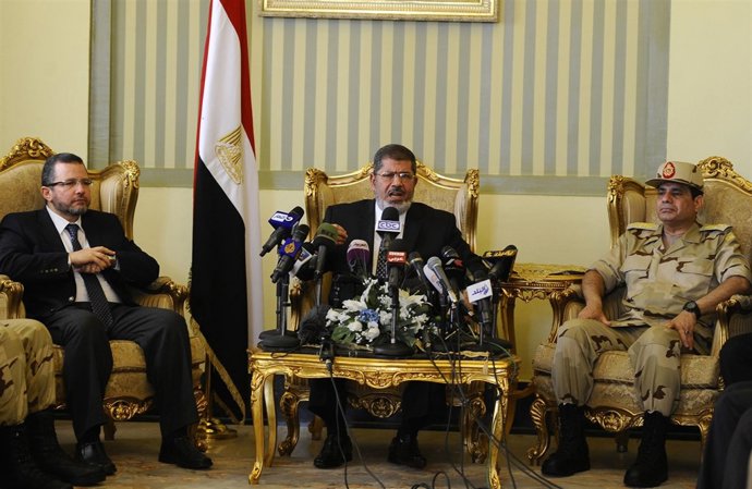 El presidente de Egipto, el primer ministro y el ministro de defensa