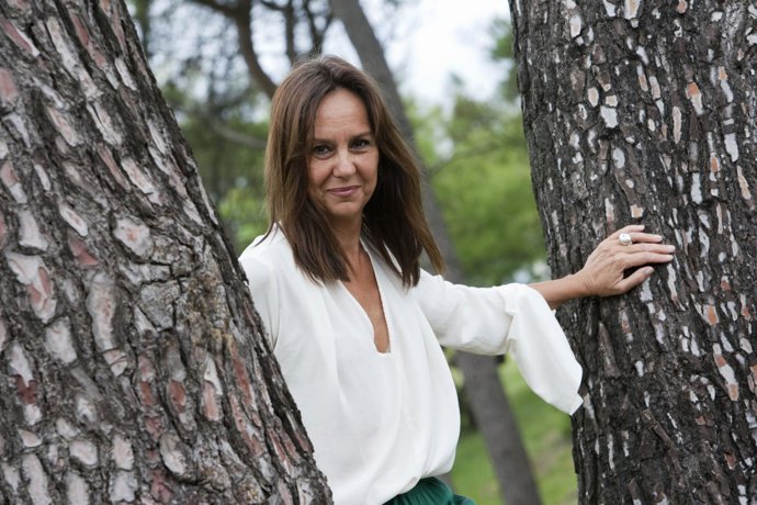 La escritora María Dueñas