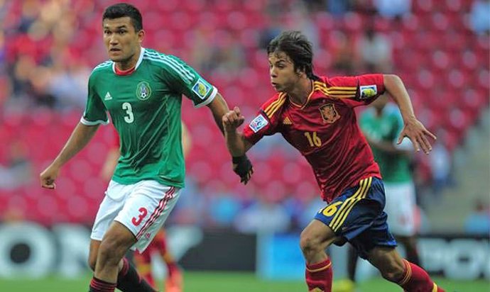 Óliver Torres ante México