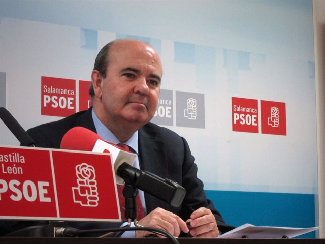 El secretario de Ciudades y Política Municipal del PSOE, Gaspar Zarrías