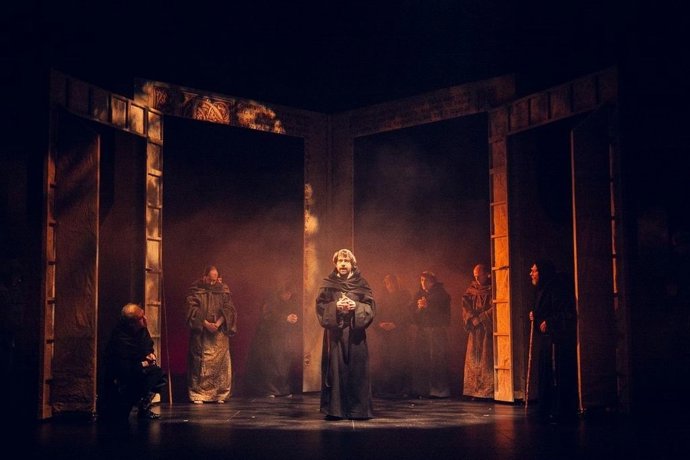 Estreno Mundial De 'El Nombre De La Rosa' En El Festival De Teatro De Cáceres
