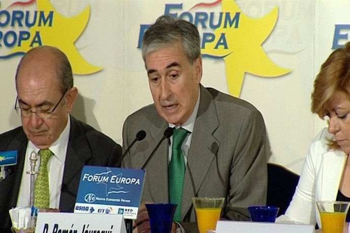 Jáuregui: "Nada debe perturbar las primarias del PSOE-A"