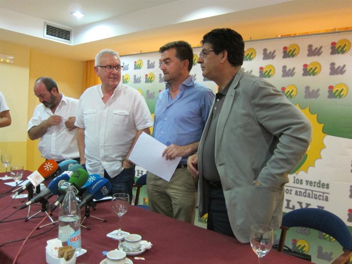 Diego Valderas, Antonio Maíllo, y Cayo Lara. 