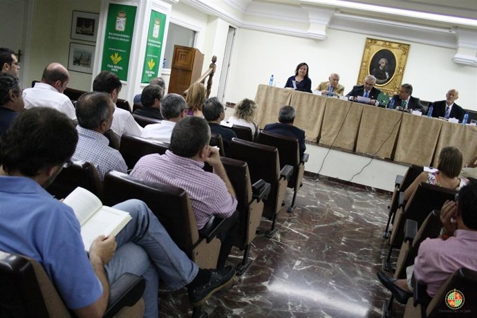 Presentación del facsímil de la obra de 1928 sobre cooperativismo oleícola.