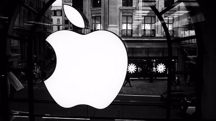 Imagen de la Apple Store de Chicago por Marco Zak CC Flickr.