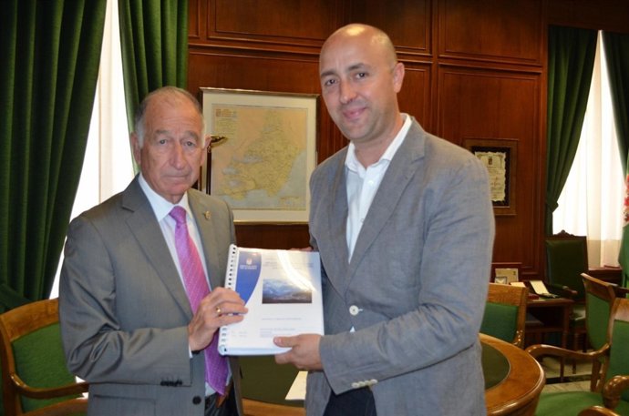 El presidente de la Diputación, Gabriel Amat y el alcalde de Abla, Antonio Oliva