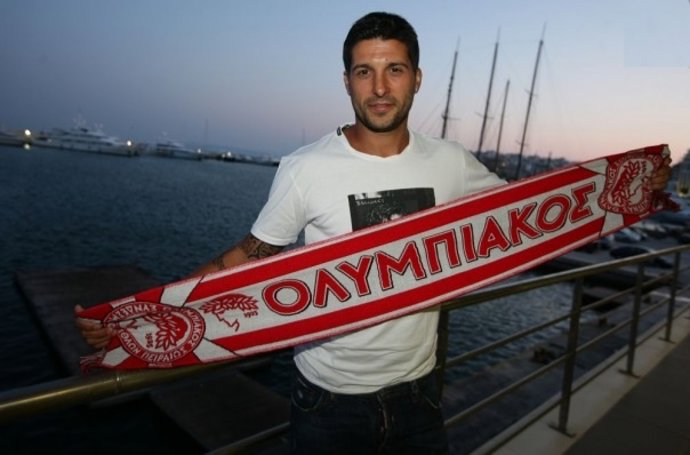 El Chori Domínguez se presenta con el Olympiacos