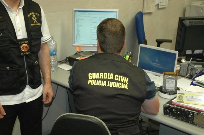 Agentes de la Guardia Civil