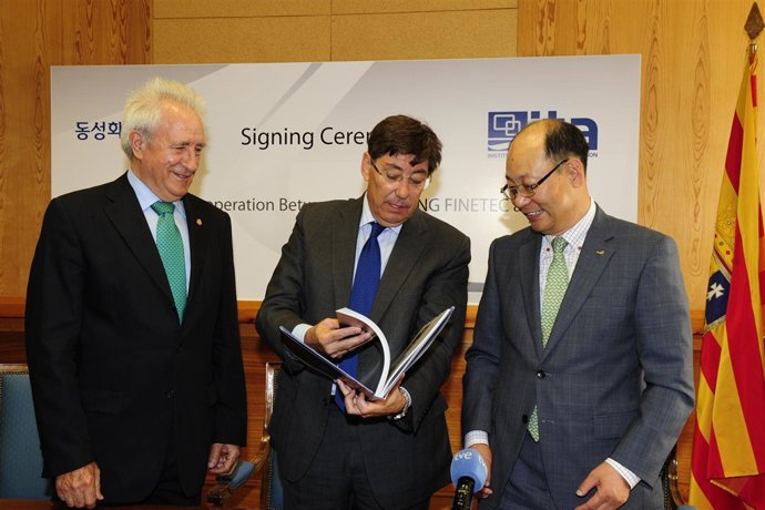 Salvador Domingo, Arturo Aliaga y Yong Hwan Woo