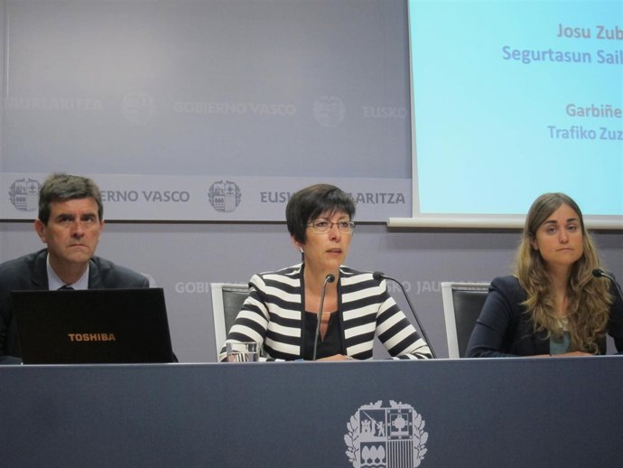 Beltrán de Heredia, en el centro.