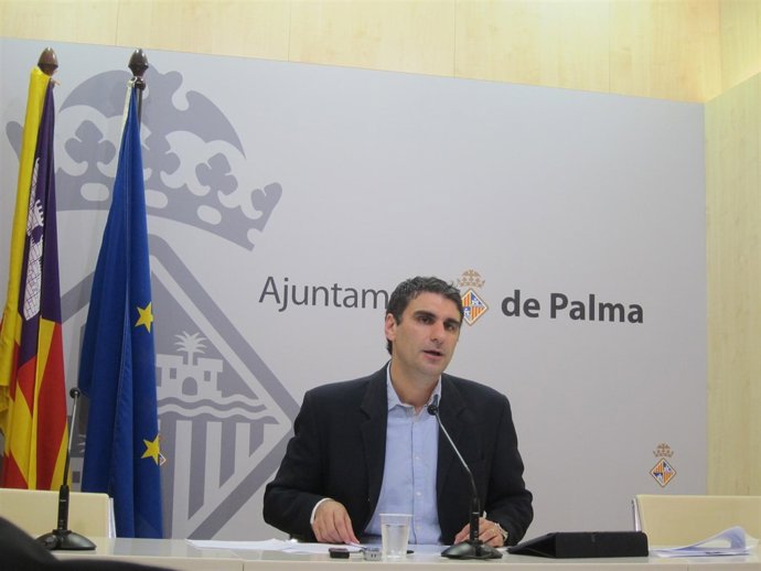 Julio Martínez en rueda de prensa