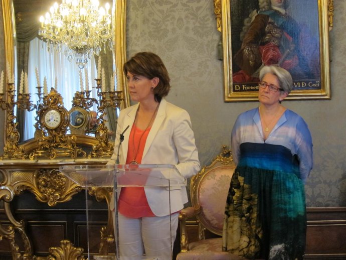 La presidenta Barcina junto a Lourdes Goicoechea.