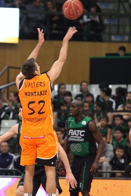 Valters FIATC Joventut - Mad-Croc Fuenlabrada