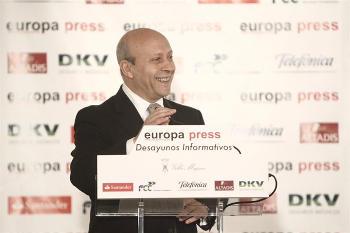 Ministro de Educación, José Ignacio Wert, en los desayunos de Europa Press